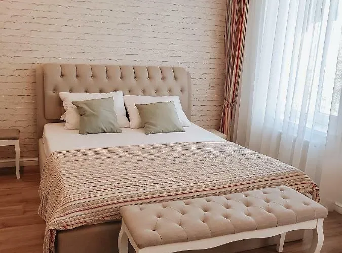 Dom Rabinovicha Bed & Breakfast 3*